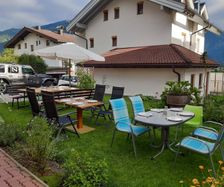 Dining in the garden - © Pension zu Hause